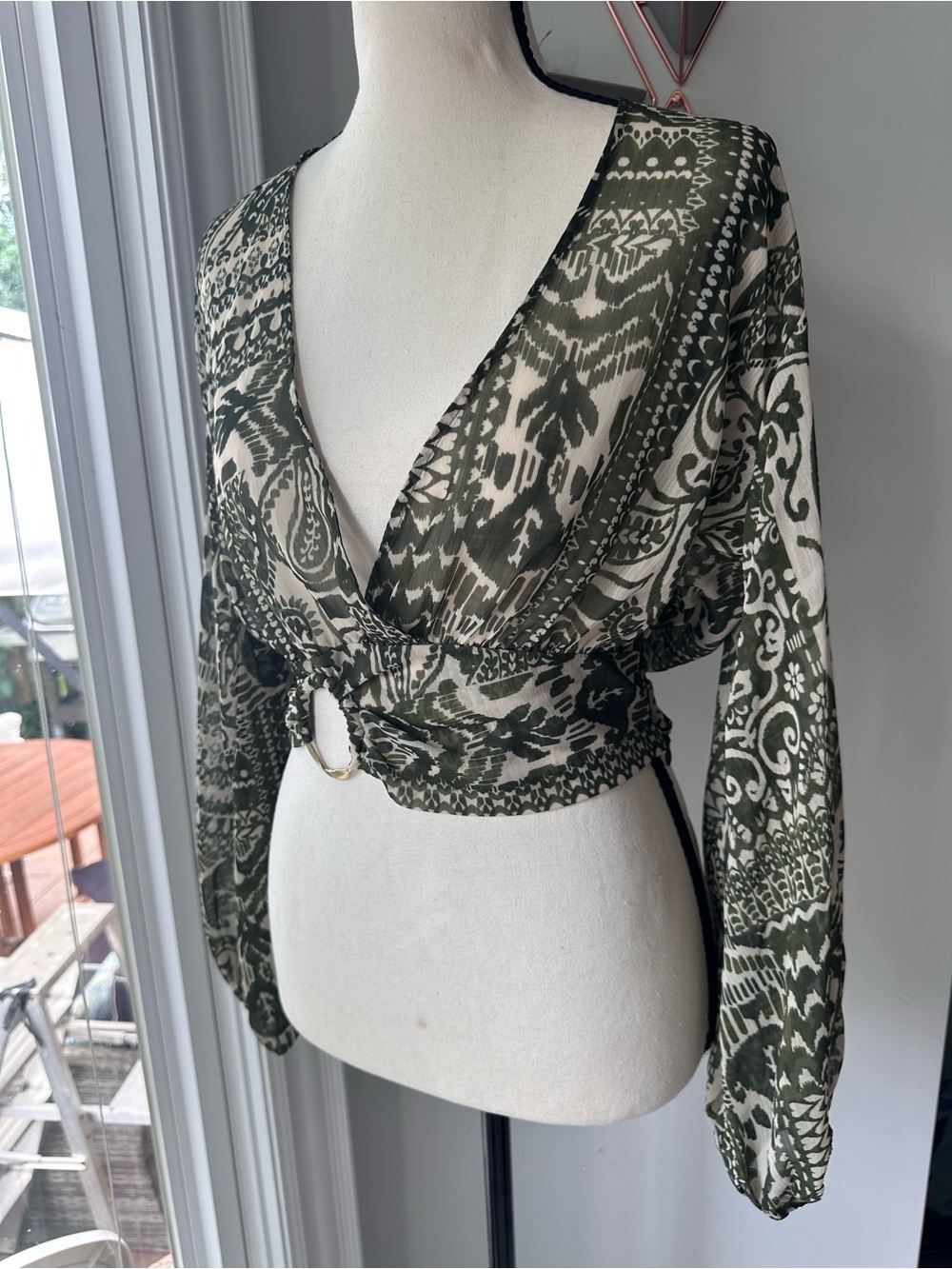 ZARA Olive Green Printed V-Neck Bohemian Boho Wrap Crop Top Sheer Size Small